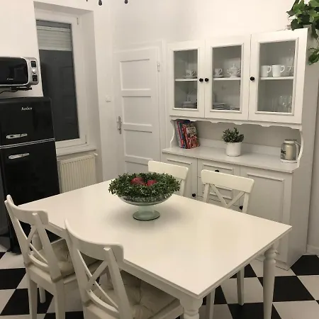 Margareta Apartment *